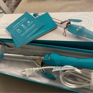 Moroccanoil curling iron brand new